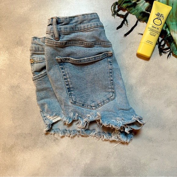 Zara denim shorts - Picture 2 of 3